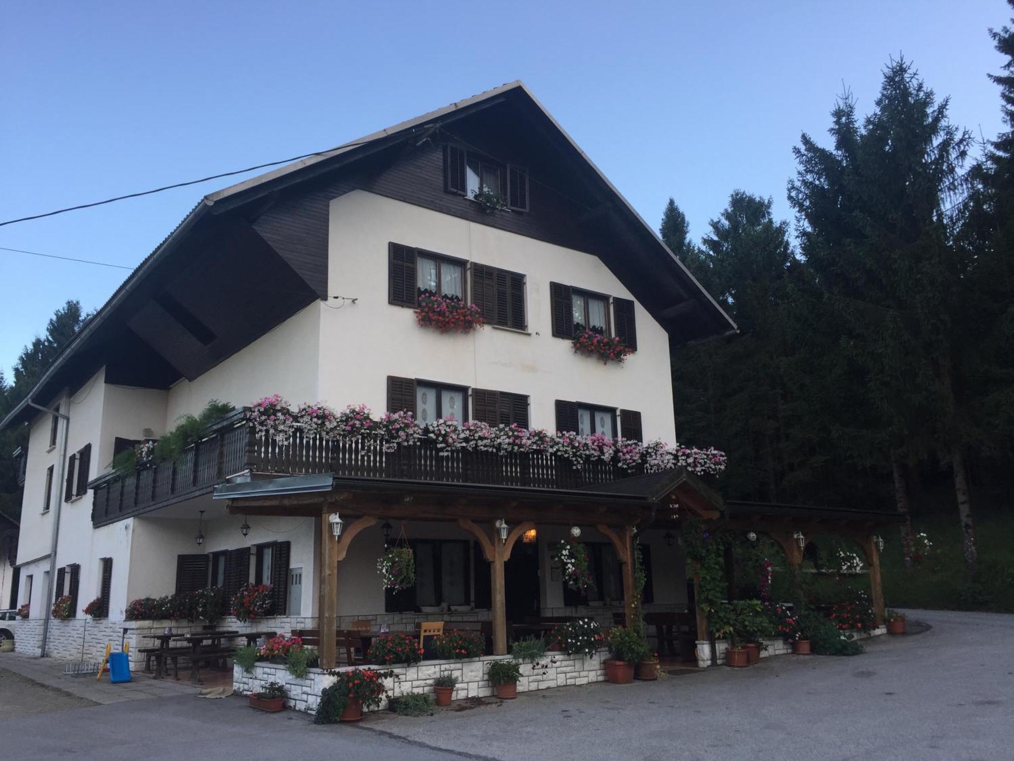 Guest House Kmecki Hram Fortuna Идрия Номер фото